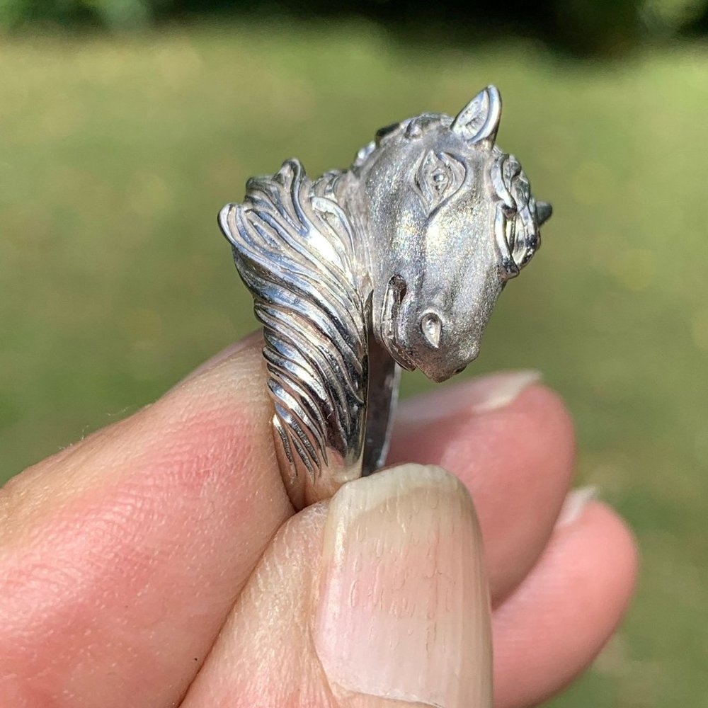Gorgeous Women's Sterling Silver Horse Equestrian Ring, Satin Finish, Size 7 - Picture 7 of 10